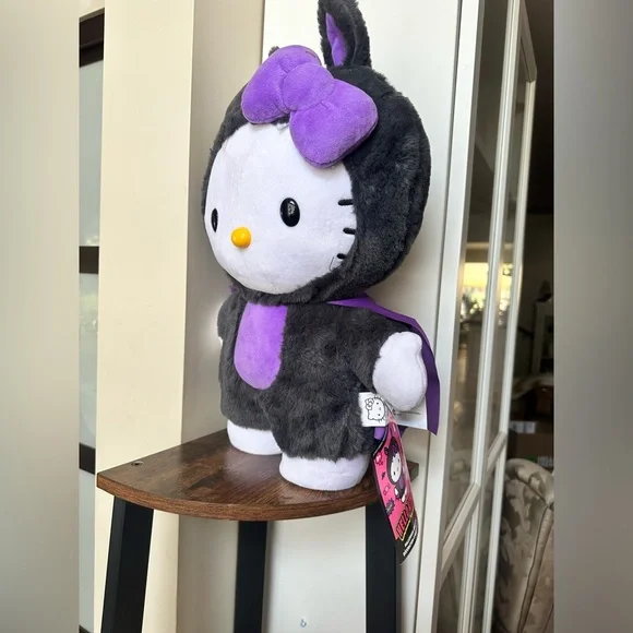 Hello Kitty Bat 🦇 Greeter - Picture 3 of 4
